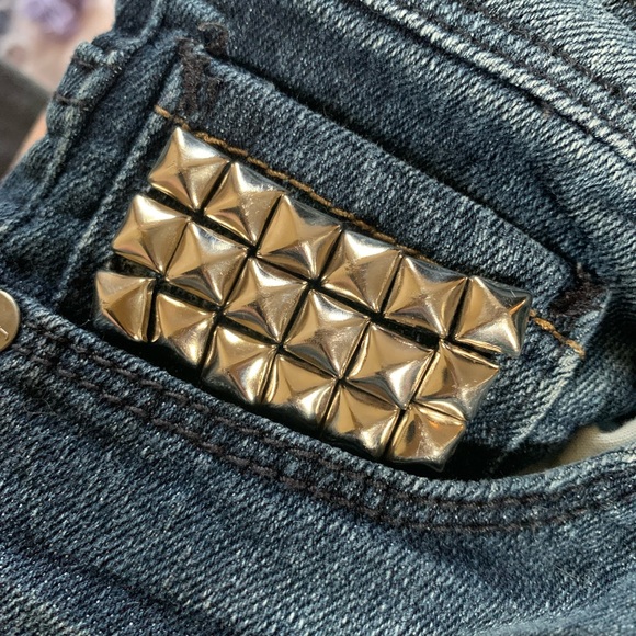 Studded shorts - Picture 3 of 3